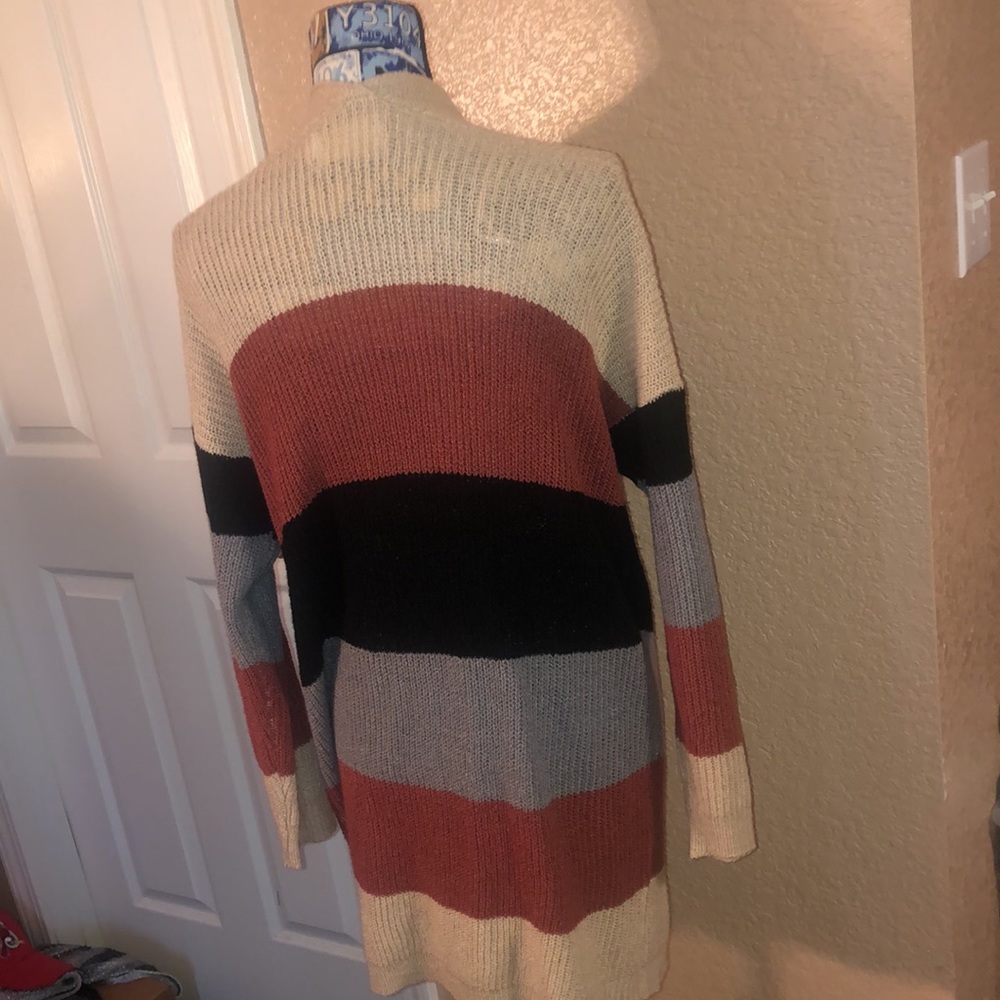 Cardigan - Picture 5 of 9